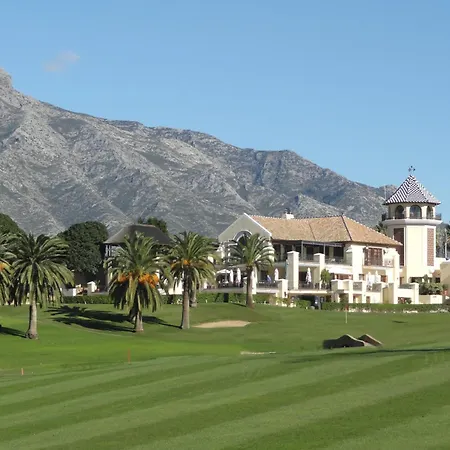 아파트 Ivy Nueva Andalucia, Near Puerto Banus 마르베야