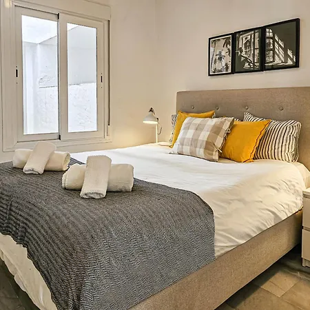 Ivy Nueva Andalucia, Near Puerto Banus 마르베야