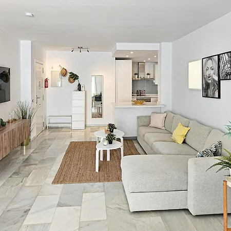 Ivy Nueva Andalucia, Near Puerto Banus 아파트 *