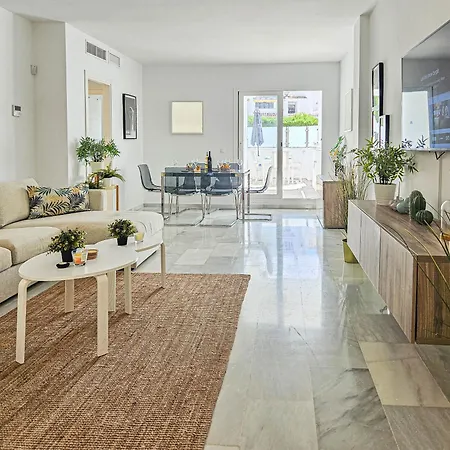 Ivy Nueva Andalucia, Near Puerto Banus Marbella