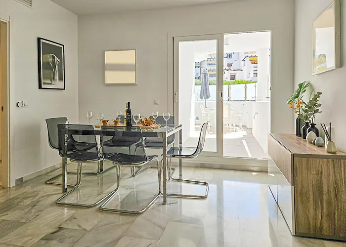 Ivy Nueva Andalucia, Near Puerto Banus Διαμέρισμα *