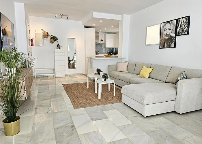 Ivy Nueva Andalucia, Near Puerto Banus *