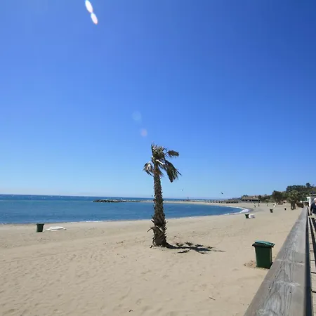 Ivy Nueva Andalucia, Near Puerto Banus Apartment