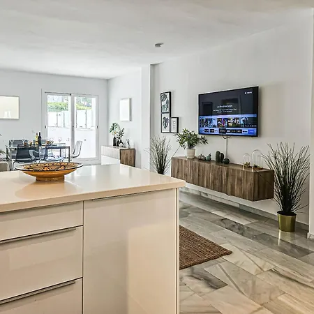 Apartment Ivy Nueva Andalucia, Near Puerto Banus